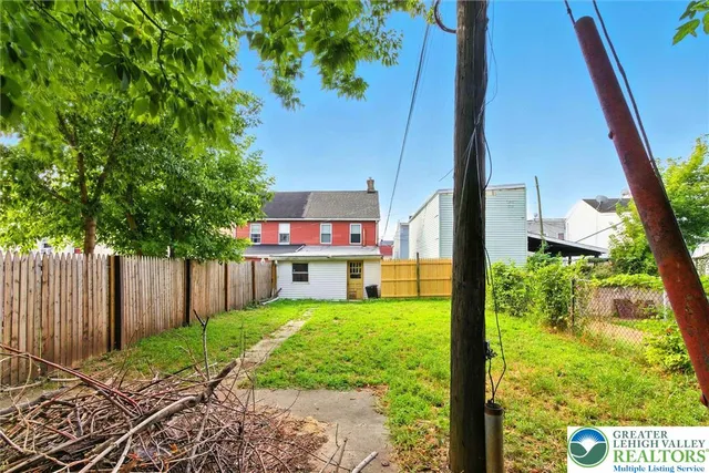 $1,550 | 139 West Sycamore Street, Allentown, PA 18102