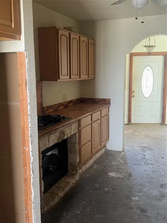 $170,000 | 320 Windy Hill Lane, Springtown, TX 76082