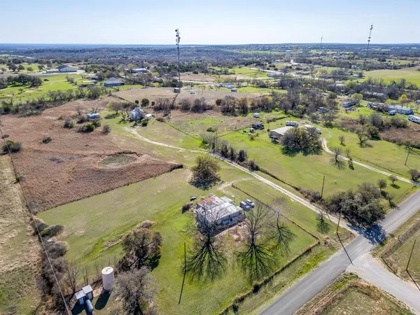 $170,000 | 320 Windy Hill Lane, Springtown, TX 76082