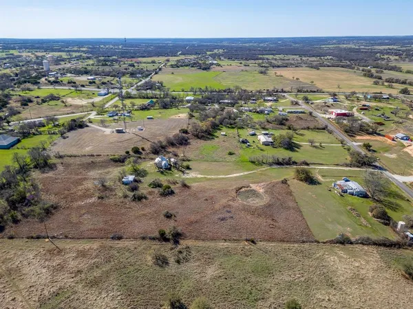 $170,000 | 320 Windy Hill Lane, Springtown, TX 76082