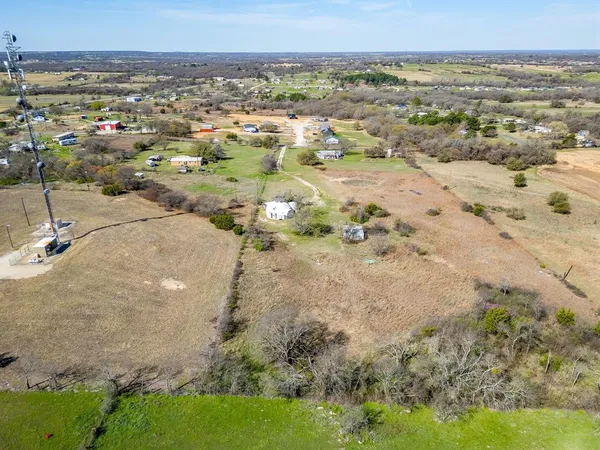 $170,000 | 320 Windy Hill Lane, Springtown, TX 76082