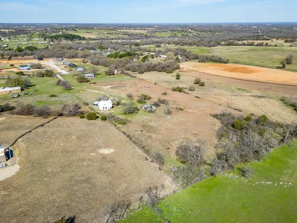 $170,000 | 320 Windy Hill Lane, Springtown, TX 76082