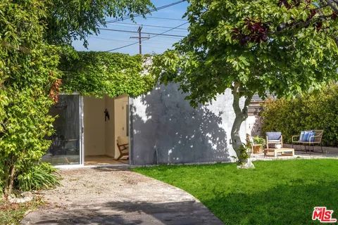 $1,900,000 | 935 Indiana Avenue, Venice, CA 90291