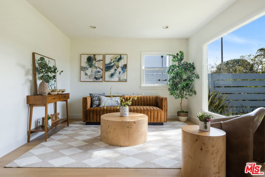 935 Indiana Avenue Venice, CA 90291 - Photo 4 of 16