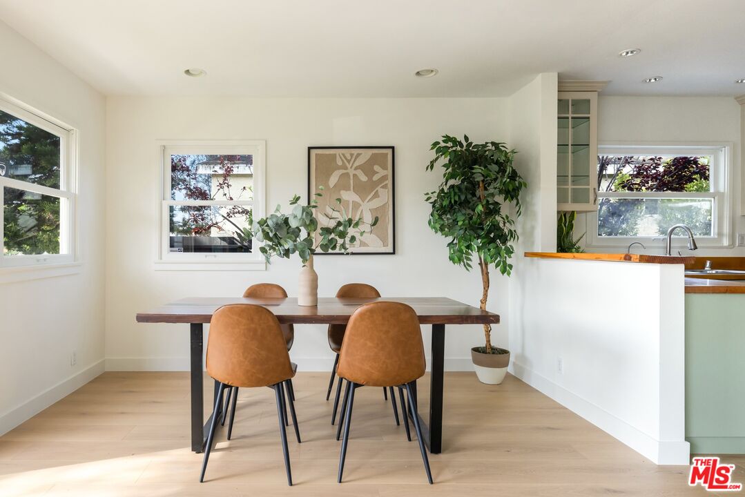935 Indiana Avenue Venice, CA 90291 - Photo 5 of 16