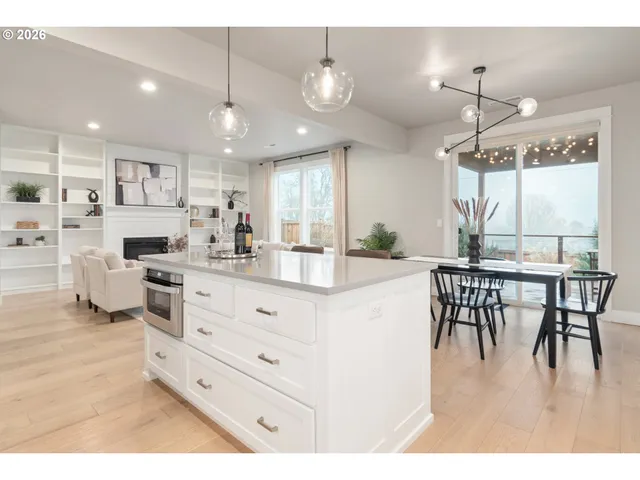 $647,000 | 3558 Nestucca Loop, Eugene, OR 97408