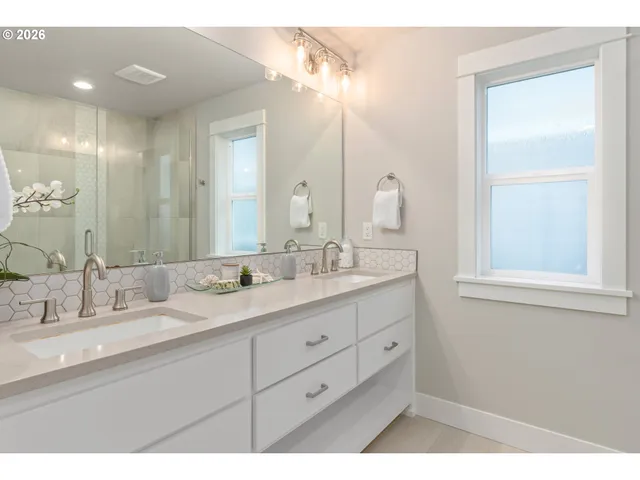 $647,000 | 3558 Nestucca Loop, Eugene, OR 97408