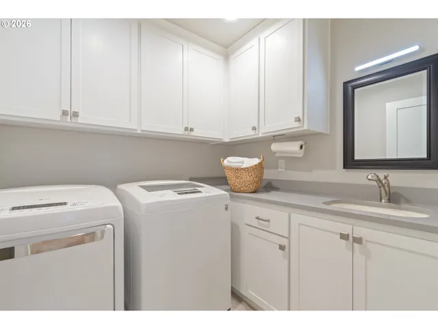 $647,000 | 3558 Nestucca Loop, Eugene, OR 97408