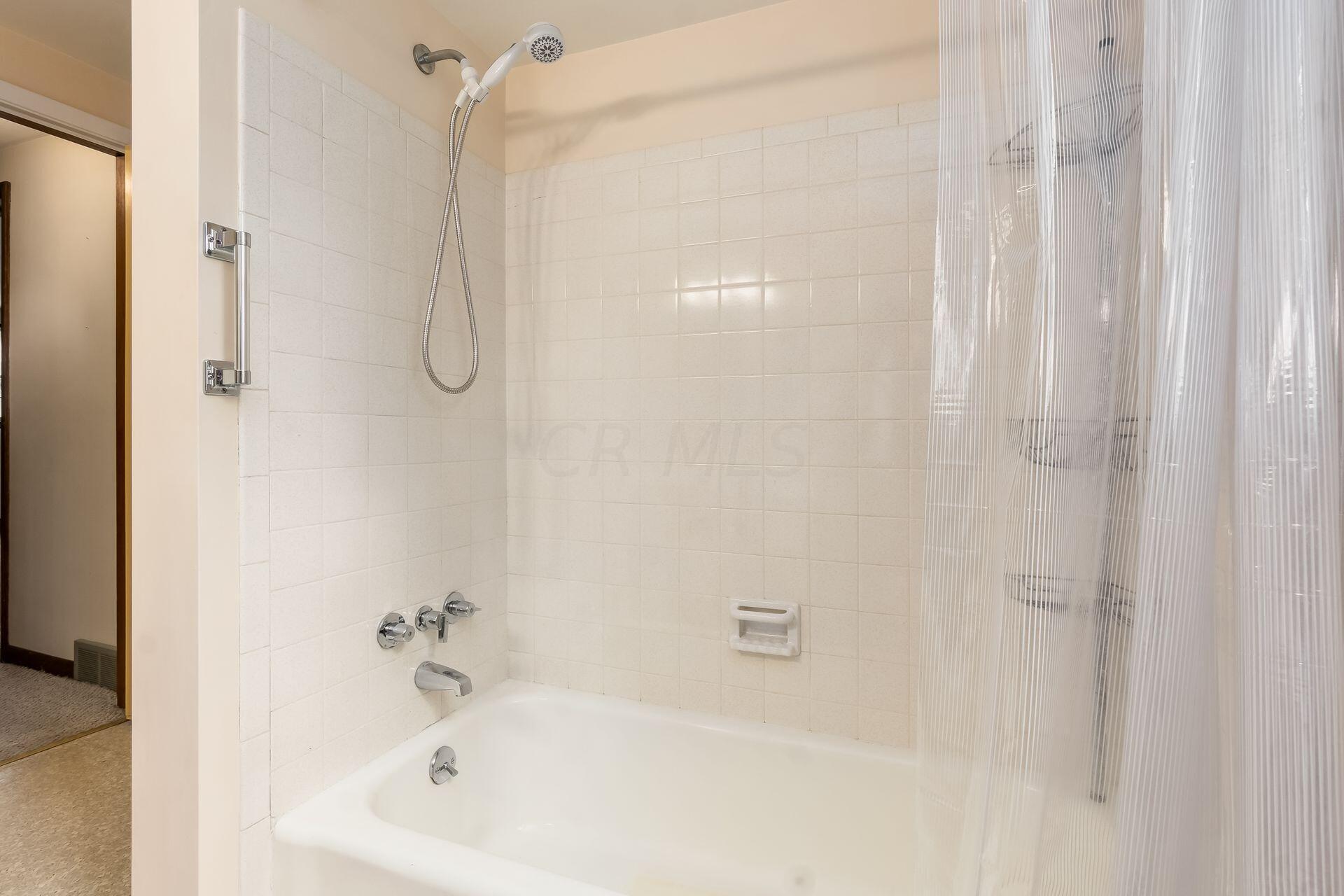 253 Croswell Road Columbus, OH 43214 - Photo 34 of 45 Hall Bath