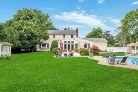 $1,149,999 | 375 Ocean Avenue, Islip, NY 11751