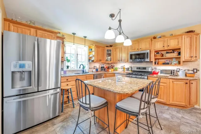 $1,099,999 | 375 Ocean Avenue, Islip, NY 11751