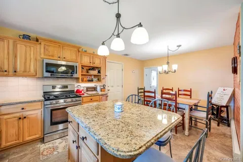 $1,149,999 | 375 Ocean Avenue, Islip, NY 11751