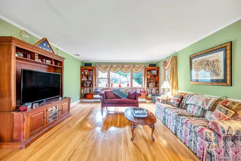 $1,149,999 | 375 Ocean Avenue, Islip, NY 11751