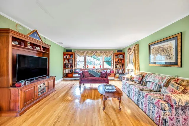 $1,149,999 | 375 Ocean Avenue, Islip, NY 11751