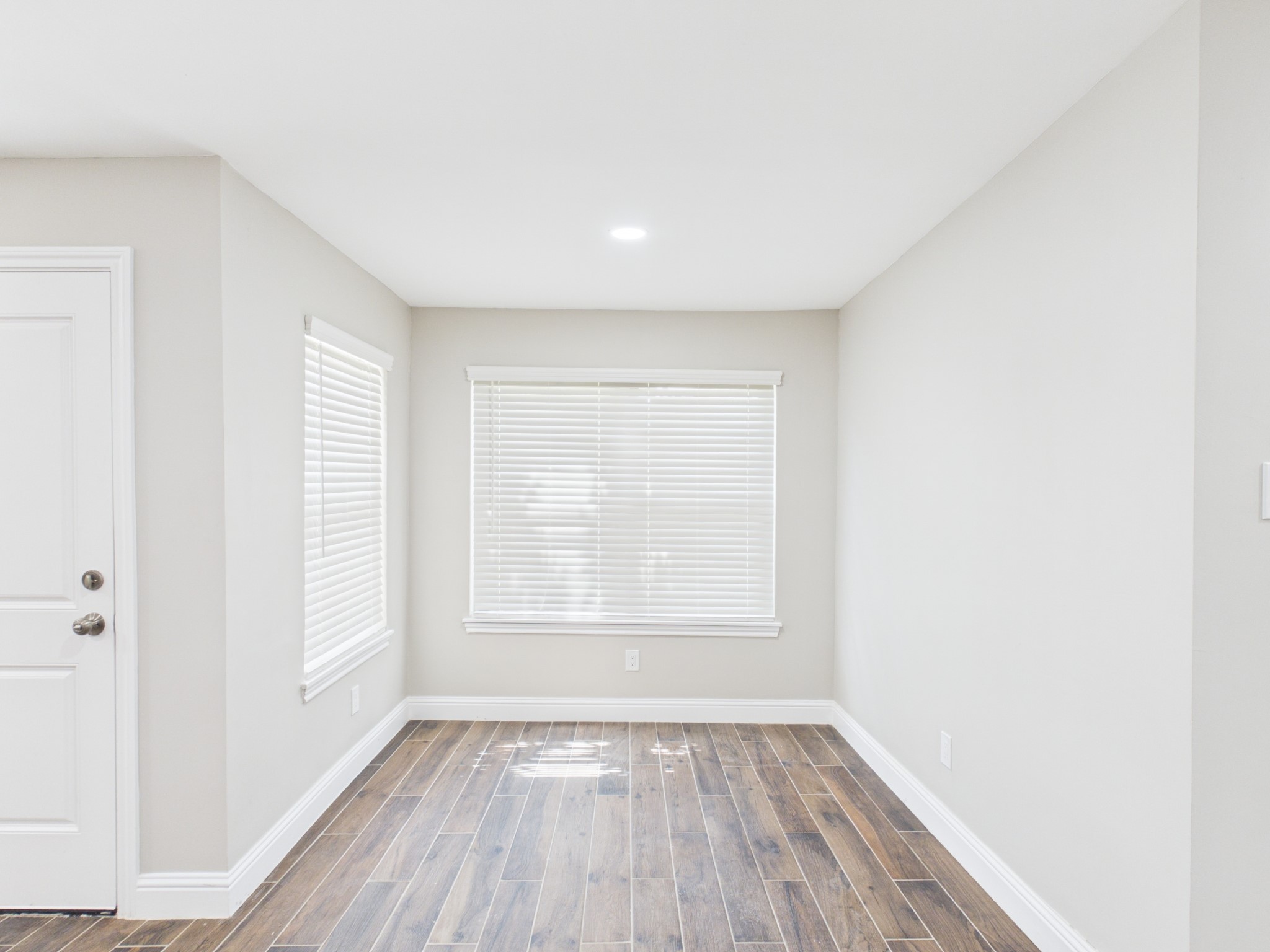 7903 Secretariat Lane Houston, TX 77071 - Photo 14 of 36 Breakfast area