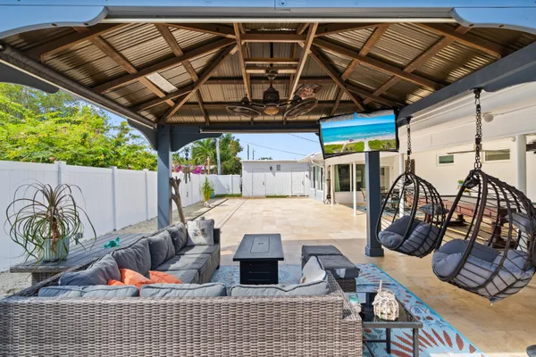 $639,000 | 800 Northeast 8th Street, Pompano Beach, FL 33060