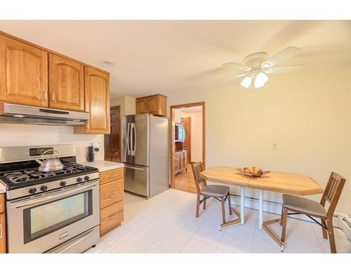 22 Mc Intosh Road Chelmsford, MA 01824 - Photo 8 of 30 Gallery Image 8