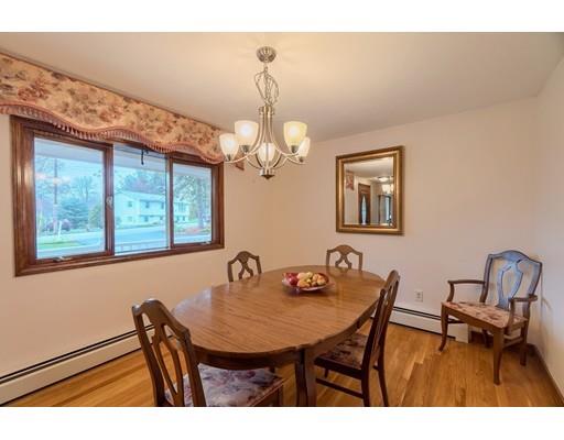 22 Mc Intosh Road Chelmsford, MA 01824 - Photo 10 of 30 Gallery Image 10