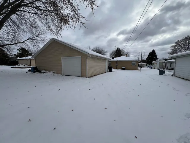 $410,000 | 5324 West Allerton Avenue, Greenfield, WI 53220