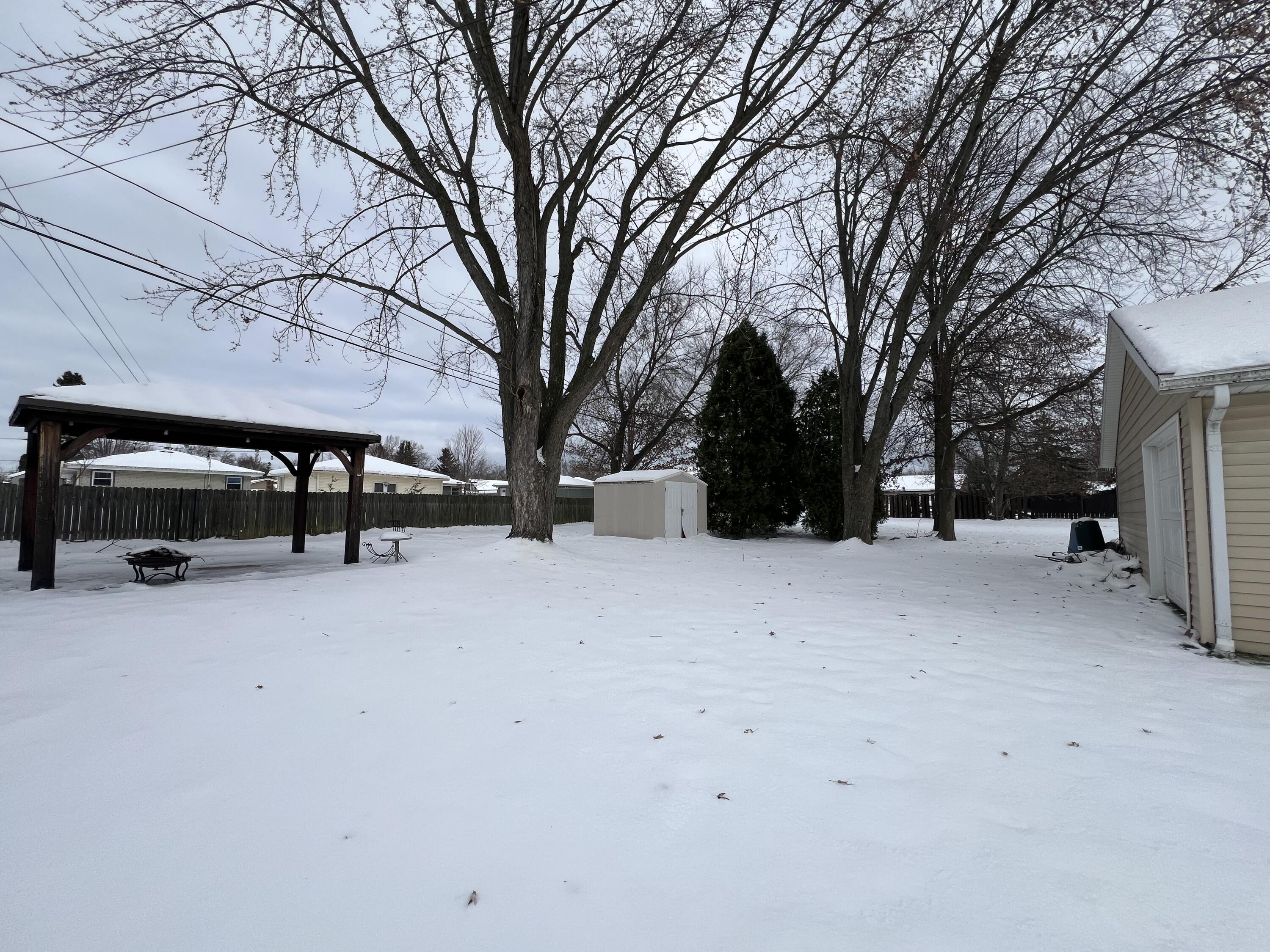 5324 West Allerton Avenue Greenfield, WI 53220 - Photo 5 of 24 IMG_2736