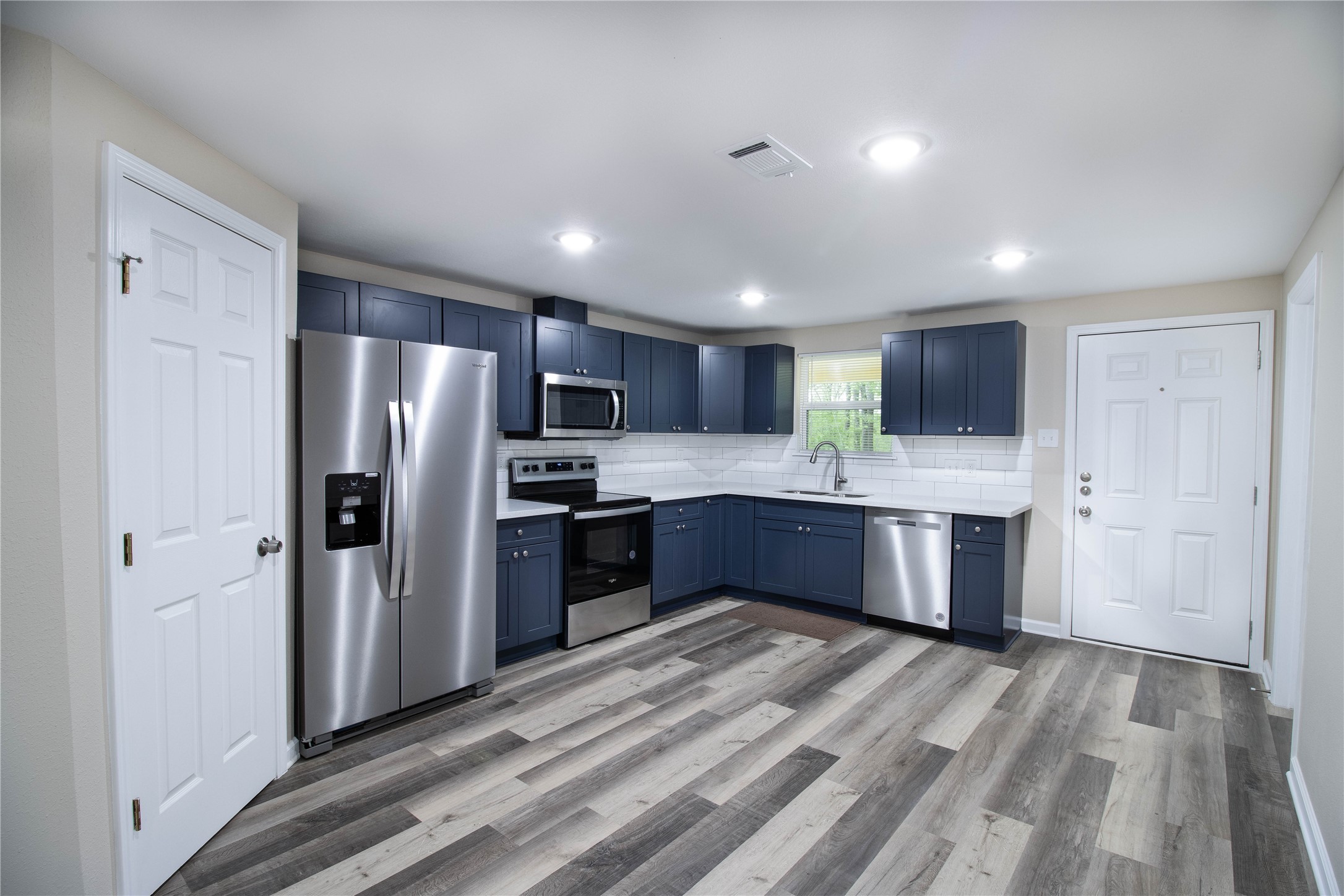 20571 Lodge Road New Caney, TX 77357 - Photo 6 of 18 Kitchen