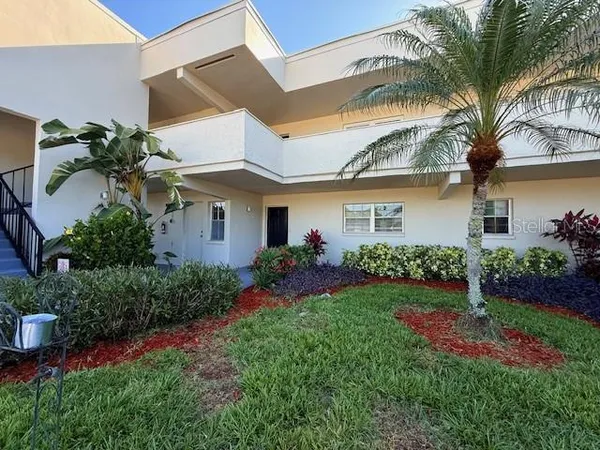 $1,700 | 7351 West Country Club Drive North, Unit 105, Sarasota, FL 34243