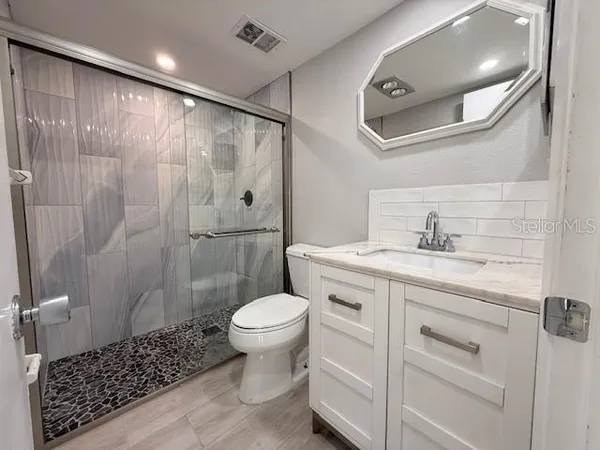 $1,700 | 7351 West Country Club Drive North, Unit 105, Sarasota, FL 34243