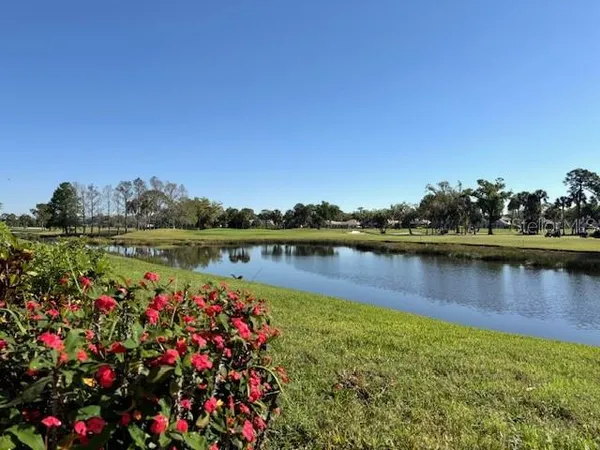 $1,700 | 7351 West Country Club Drive North, Unit 105, Sarasota, FL 34243
