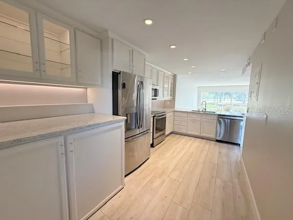 $1,700 | 7351 West Country Club Drive North, Unit 105, Sarasota, FL 34243