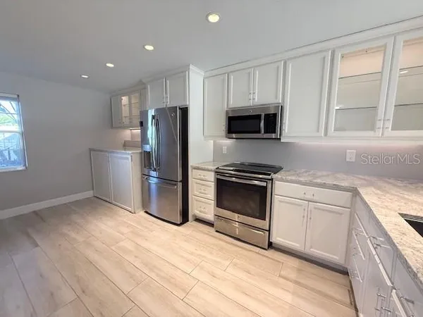 $1,700 | 7351 West Country Club Drive North, Unit 105, Sarasota, FL 34243