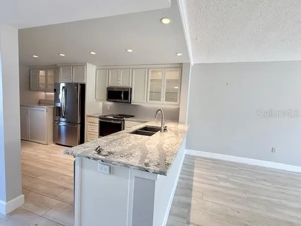 $1,700 | 7351 West Country Club Drive North, Unit 105, Sarasota, FL 34243