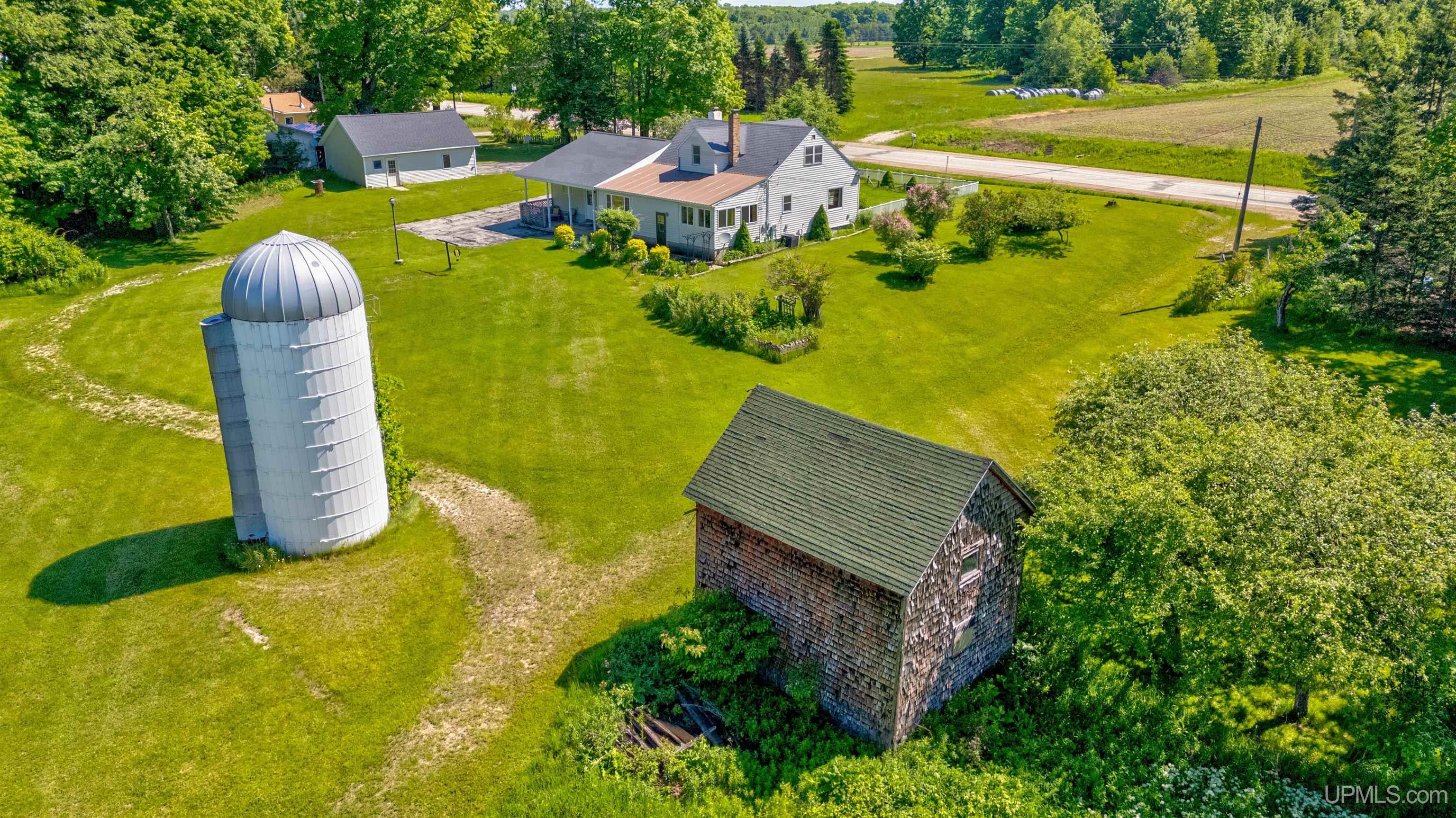 1097 North Co Road Cooks, MI 49817 - Photo 3 of 73