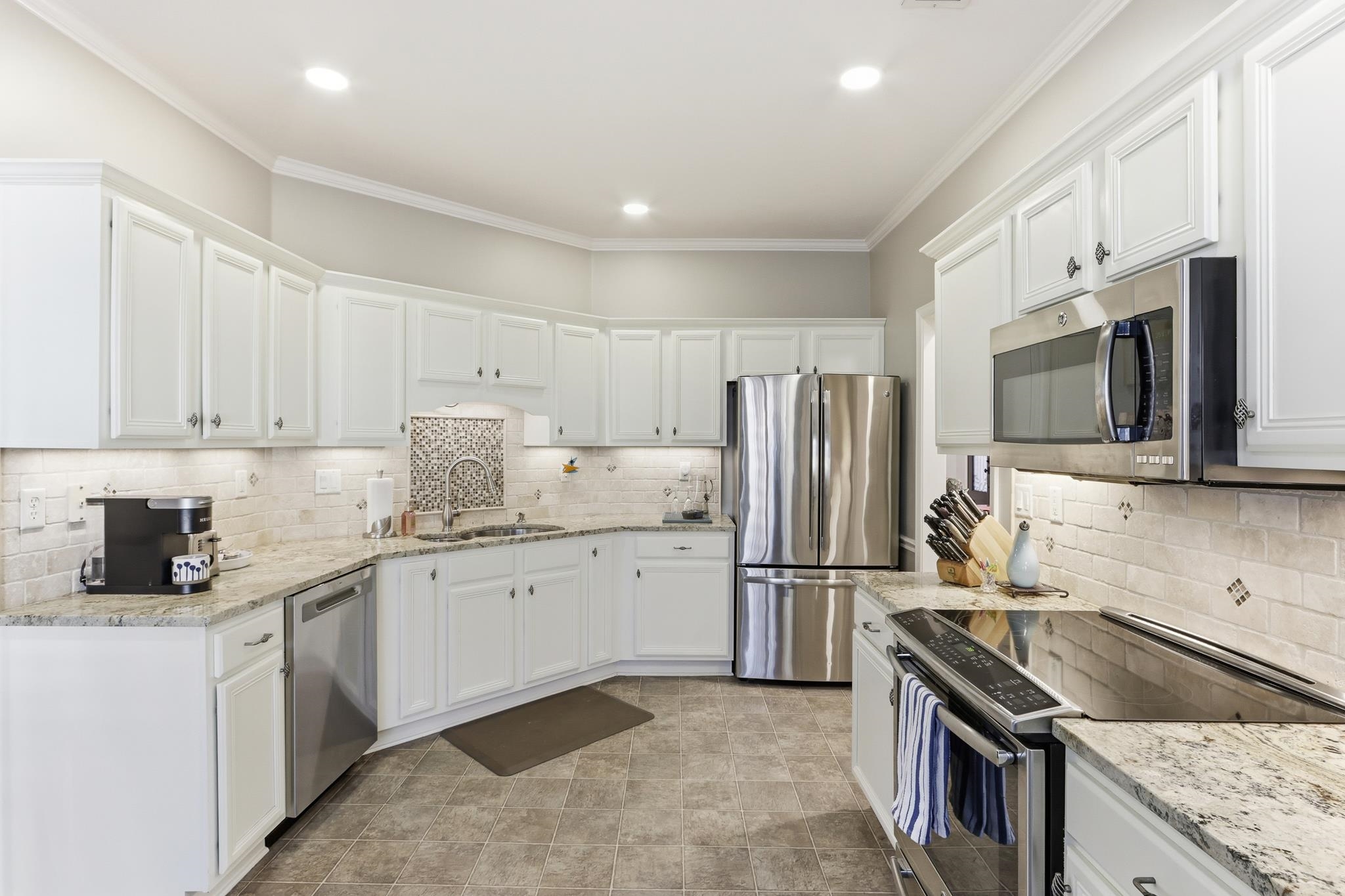 438 McElroy Road Memphis, TN 38120 - Photo 14 of 40 New Oven Glass Top