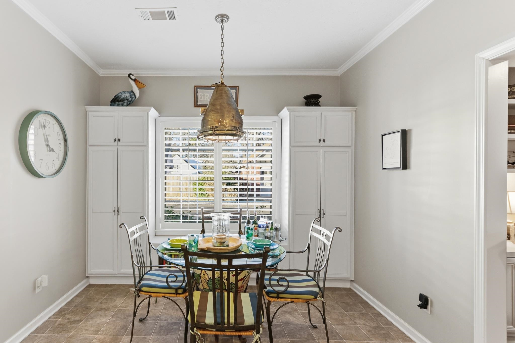 438 McElroy Road Memphis, TN 38120 - Photo 16 of 40 Custom Built-ins here too