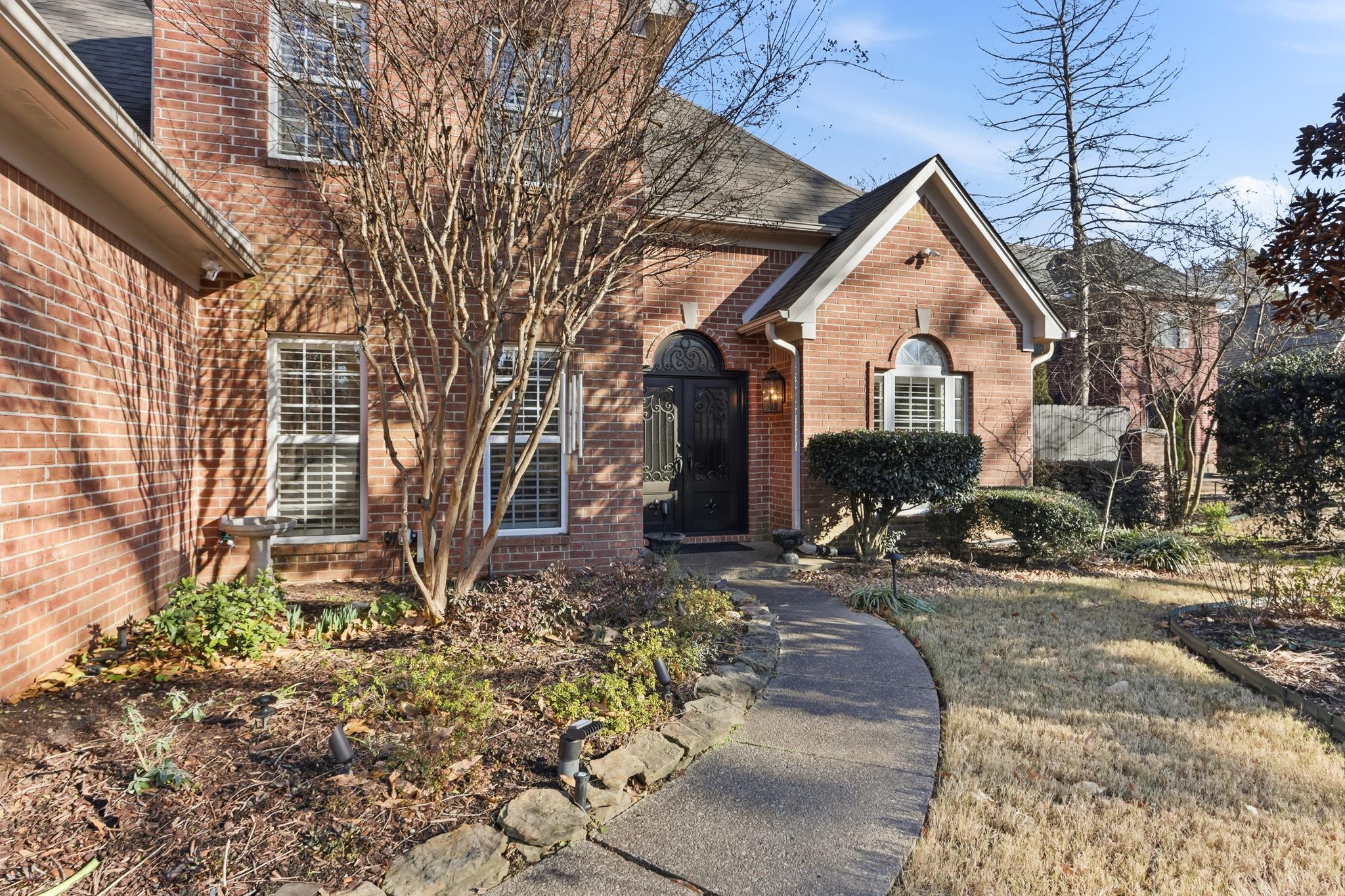 438 McElroy Road Memphis, TN 38120 - Photo 2 of 40