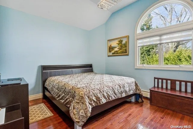 $2,997,000 | 290 Heather Lane, Hewlett, NY 11557