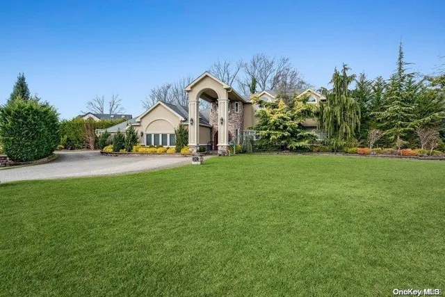 $2,997,000 | 290 Heather Lane, Hewlett, NY 11557