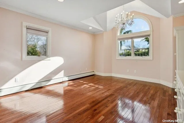 $2,997,000 | 290 Heather Lane, Hewlett, NY 11557