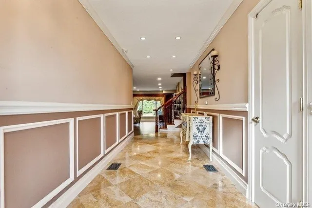 $2,997,000 | 290 Heather Lane, Hewlett, NY 11557