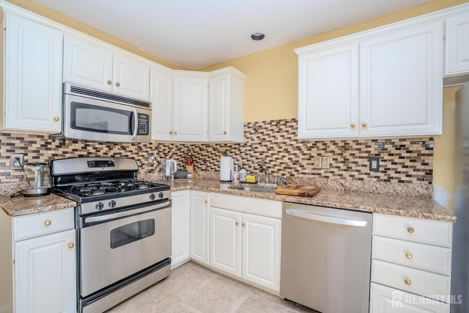 2502 Pheasant Run Monmouth Junction, NJ 08852 - Photo 18 of 30