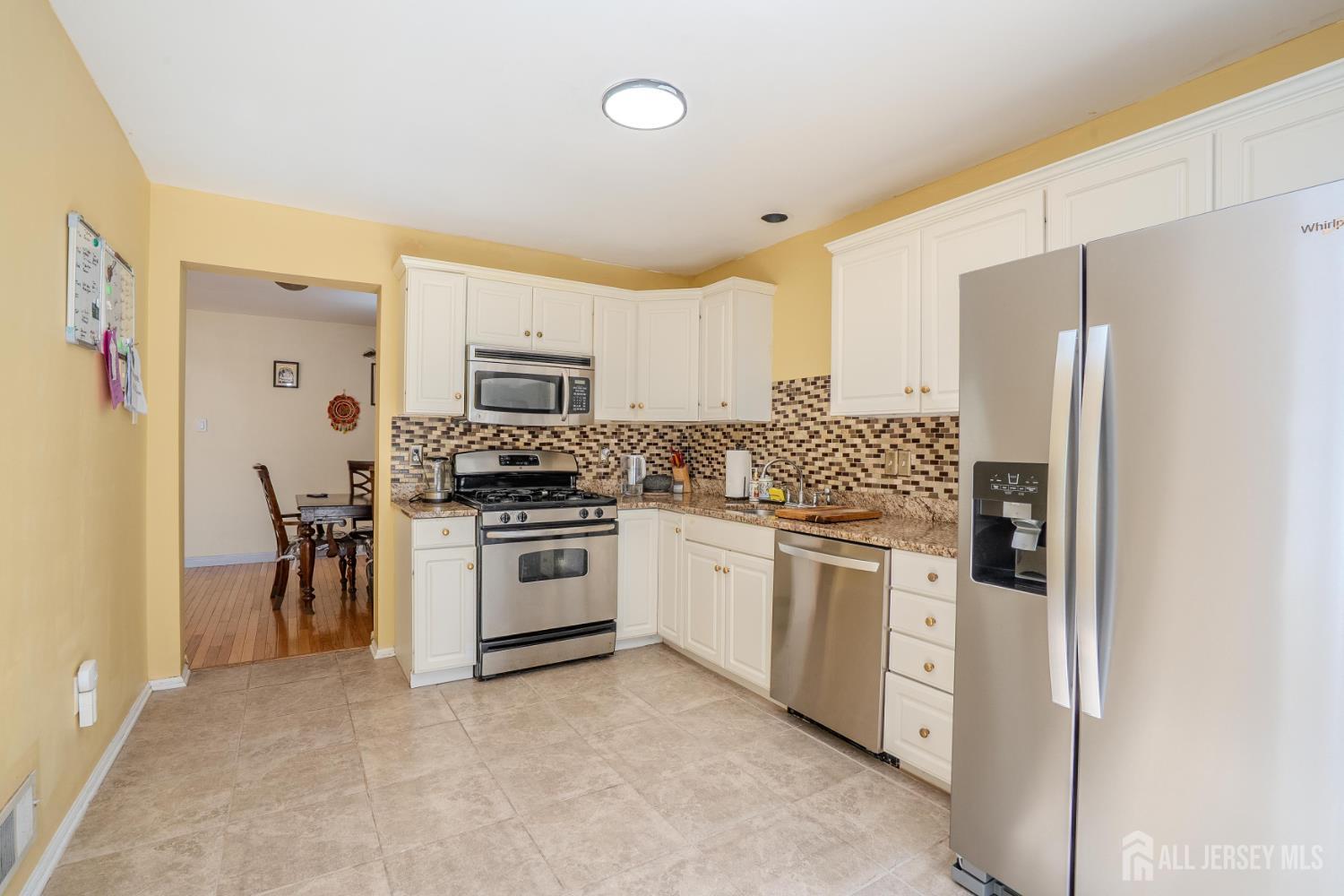 2502 Pheasant Run Monmouth Junction, NJ 08852 - Photo 19 of 30