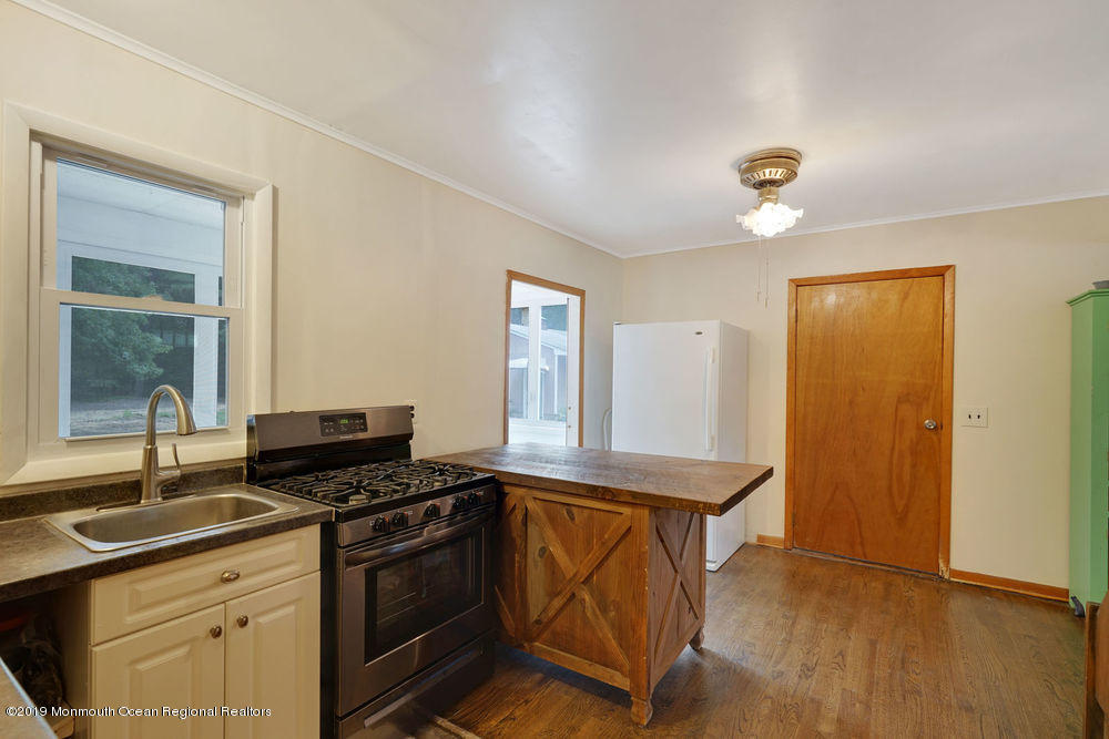 63 Maxim Road Howell, NJ 07731 - Photo 11 of 18 dsc09099-dsc09103