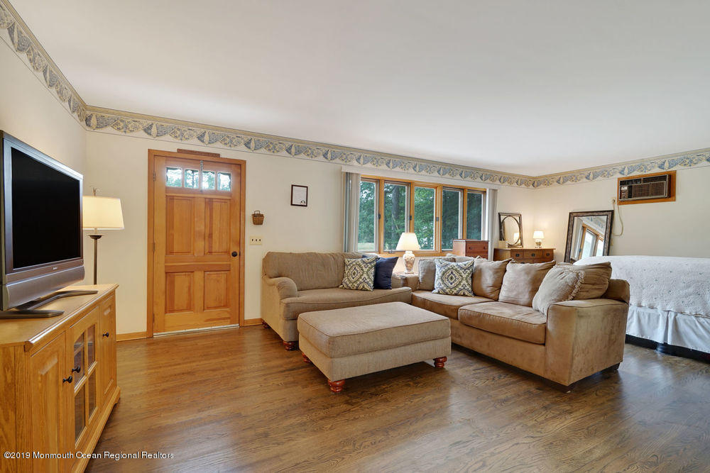 63 Maxim Road Howell, NJ 07731 - Photo 12 of 18 dsc09109-dsc09113