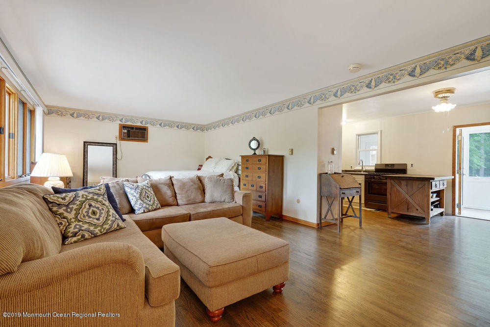 63 Maxim Road Howell, NJ 07731 - Photo 13 of 18 dsc09119-dsc09123