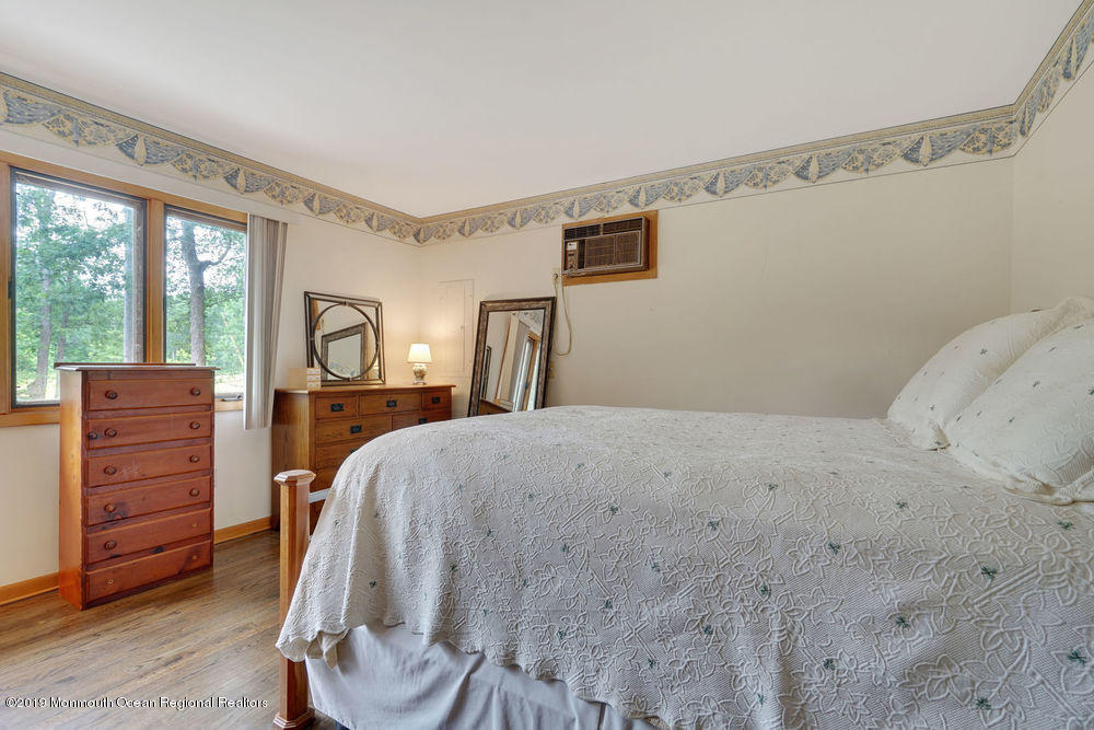 63 Maxim Road Howell, NJ 07731 - Photo 14 of 18 dsc09139-dsc09143