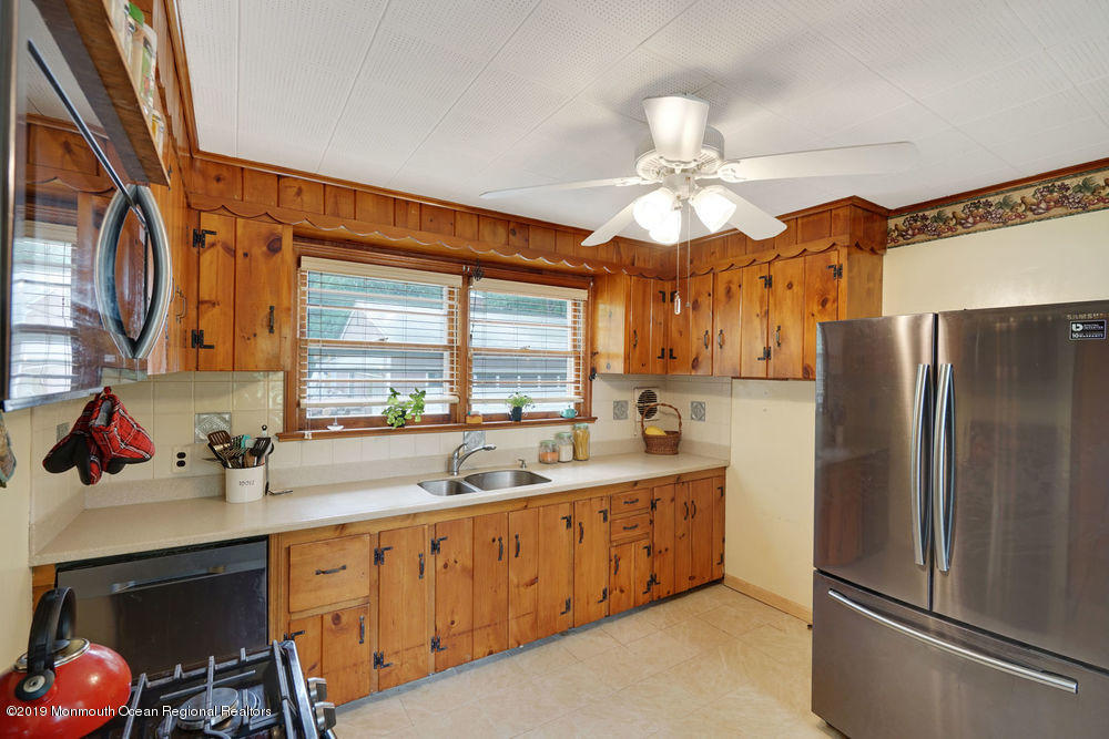 63 Maxim Road Howell, NJ 07731 - Photo 3 of 18 dsc09279-dsc09283