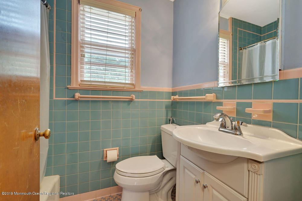 63 Maxim Road Howell, NJ 07731 - Photo 5 of 18 dsc09234-dsc09238