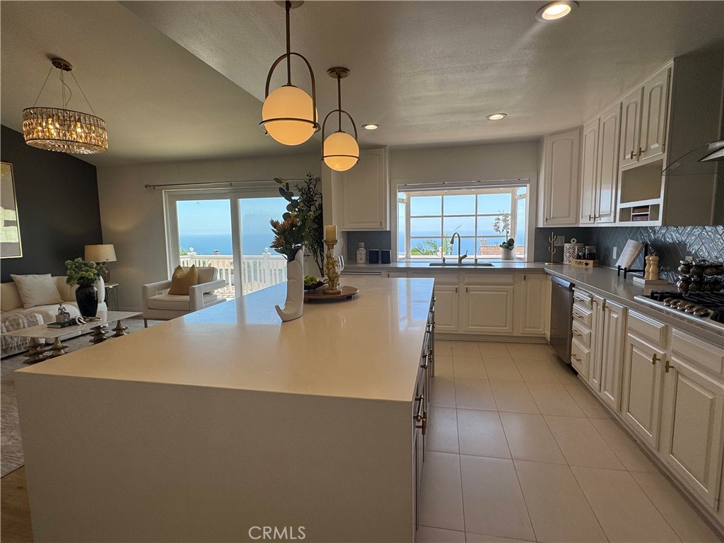30902 Rue De La Pierre Rancho Palos Verdes, CA 90275 - Photo 26 of 66 large kitchen adjacent to family room