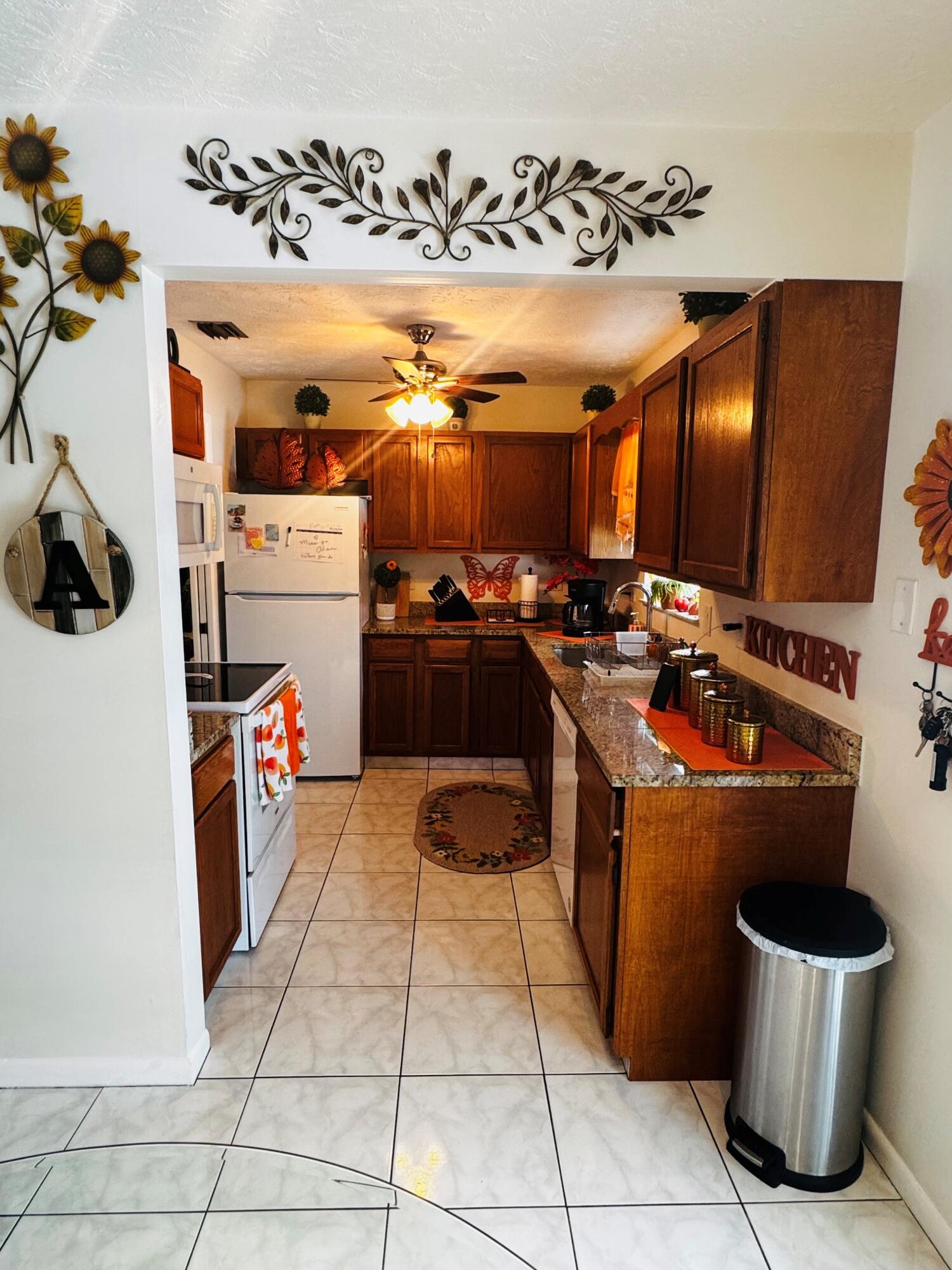 1918 Southeast Monroe Street Stuart, FL 34997 - Photo 4 of 13 Kitchen