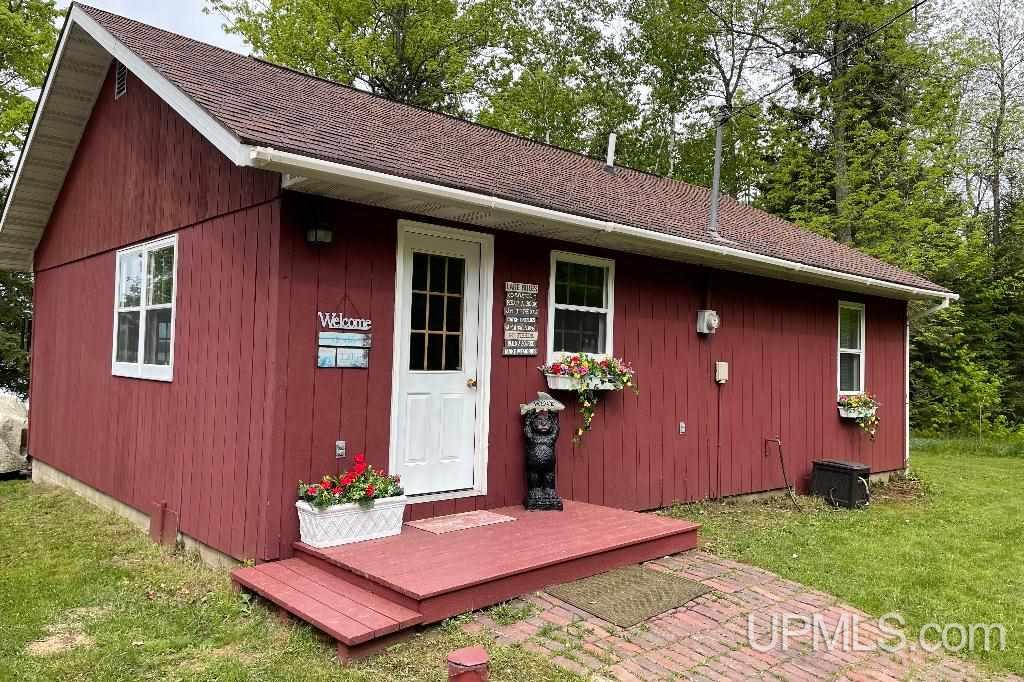 12739 East Shore Road Bergland, MI 49910 - Photo 11 of 18 Gallery Image 11